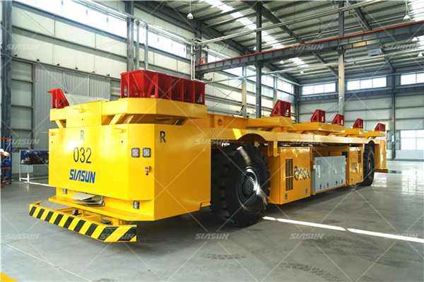 新松港口移動機器人設備樣機于青島新松產(chǎn)業(yè)園裝配完畢.jpg